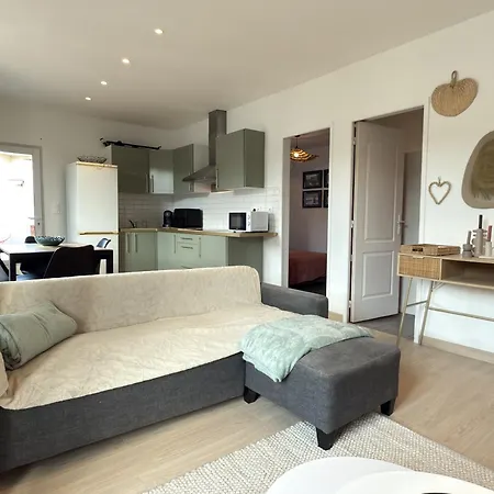 Apartment Valras-loc Coquet Refait A Neuf Avec Terrasse, A Neuf Au Coeur De *