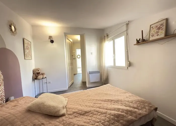Valras-loc Coquet Refait A Neuf Avec Terrasse, A Neuf Au Coeur De Apartamento